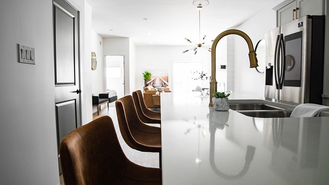 Jouw droomkeuken ontwerpen: 5 expert-tips voor indeling, apparatuur en stijl